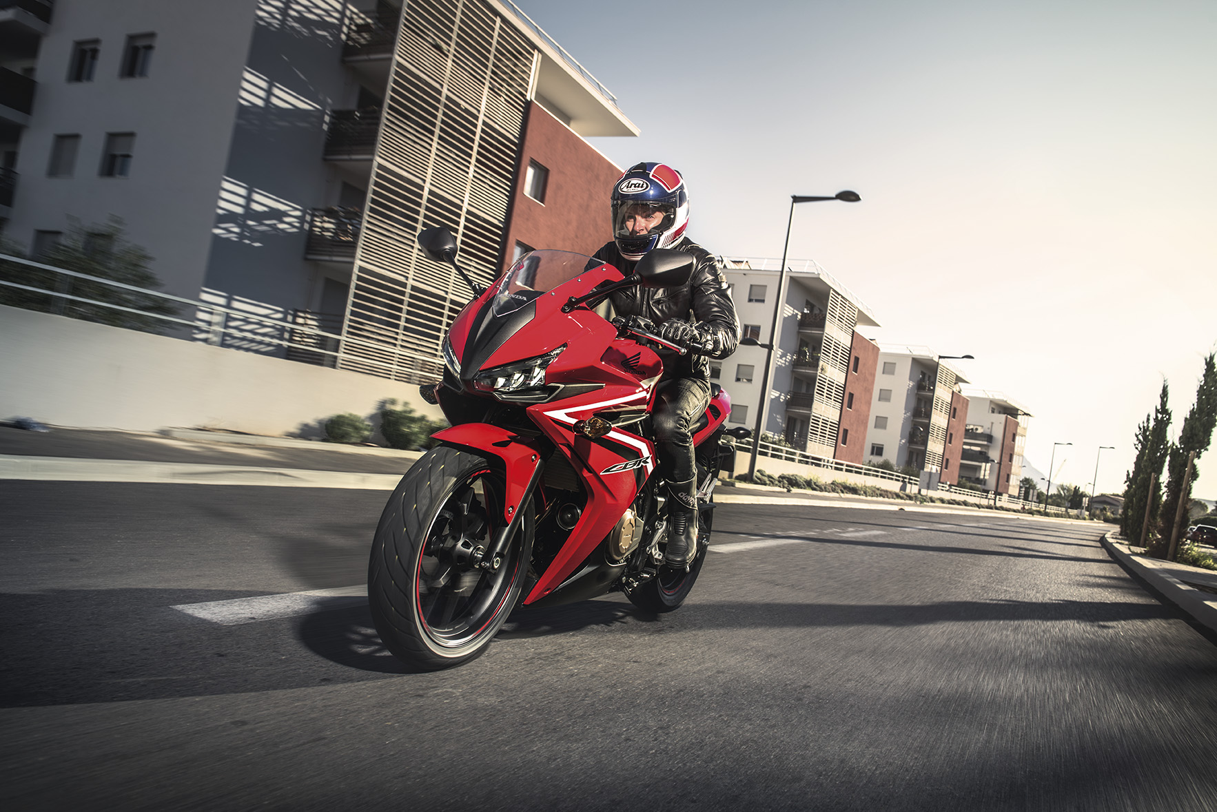 Makin Bengis, Honda CBR500R Laki Banget!