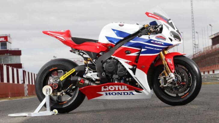 LAHIRNYA HONDA CBR 1000 RR FIREBLADE